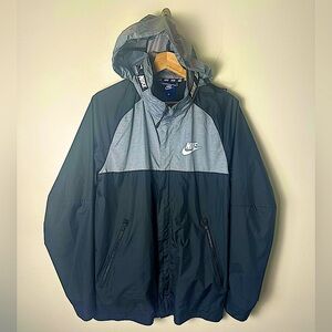NIKE Men’s Black & Gray Zip Up Jacket with Hood Size Small